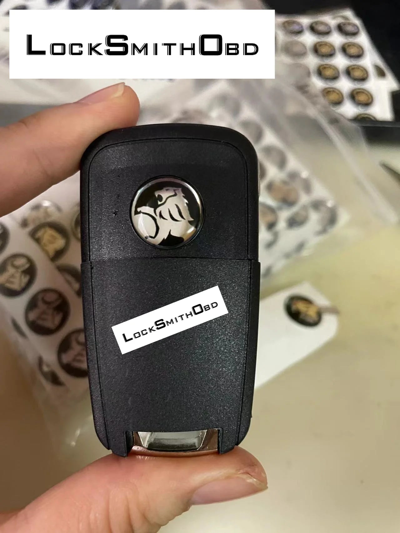 2pcs 14mm Gel Sticker For Holden VF Commodore Remote