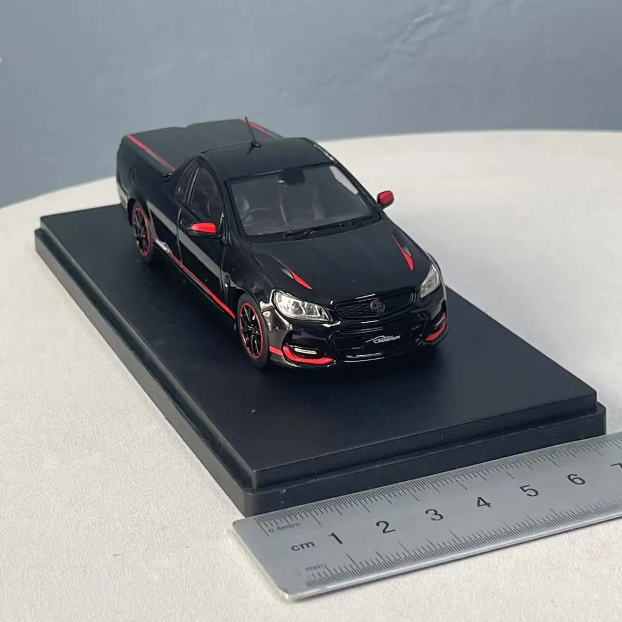 1/43 scale Biante Holden VFII Magnum Ute